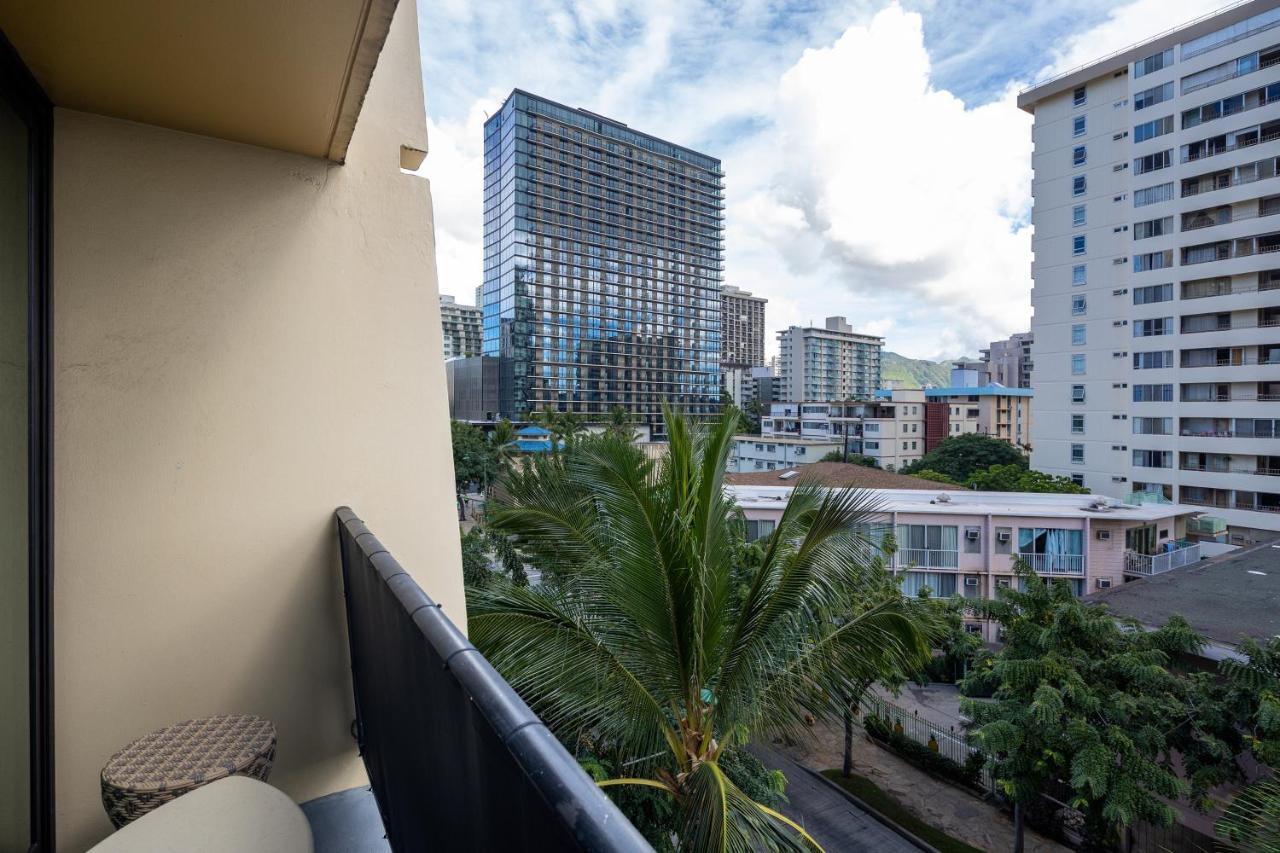 הונולולו Gorgeous One Bedroom Bamboo Blocks From The Beach מראה חיצוני תמונה